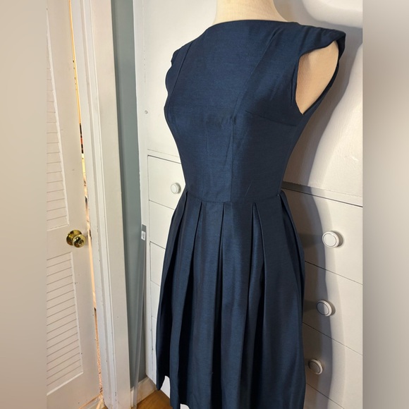 parkland juniors Dresses & Skirts - VINTAGE 50s navy blue pleated party dress